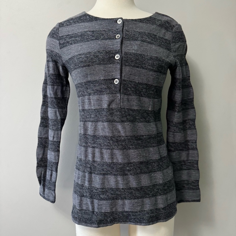 Lacoste Wool Blend Sweater Striped Size 36
Small Medium